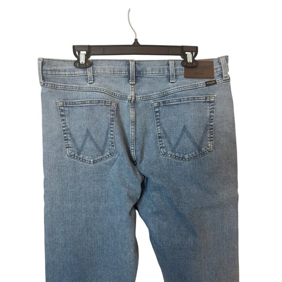 Wrangler NWT 36 x 32 Mens Relaxed Boot Jeans Medium Denim - Picture 14 of 15
